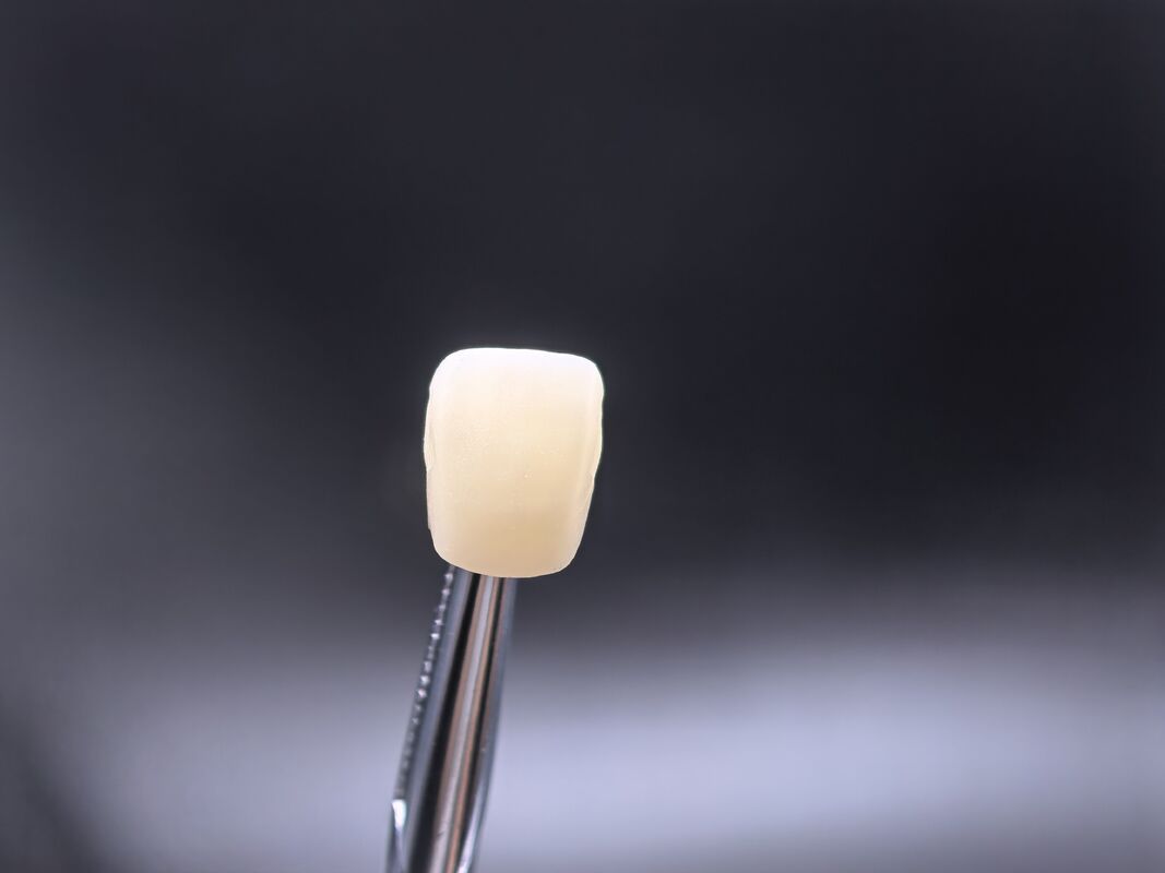 بلوک زیرکونیا دندان طراحی شده برای بازسازی های طبیعی زیبایی شناسی پیشانی با قدرت 650MPa و پردازش سریع CAD CAM